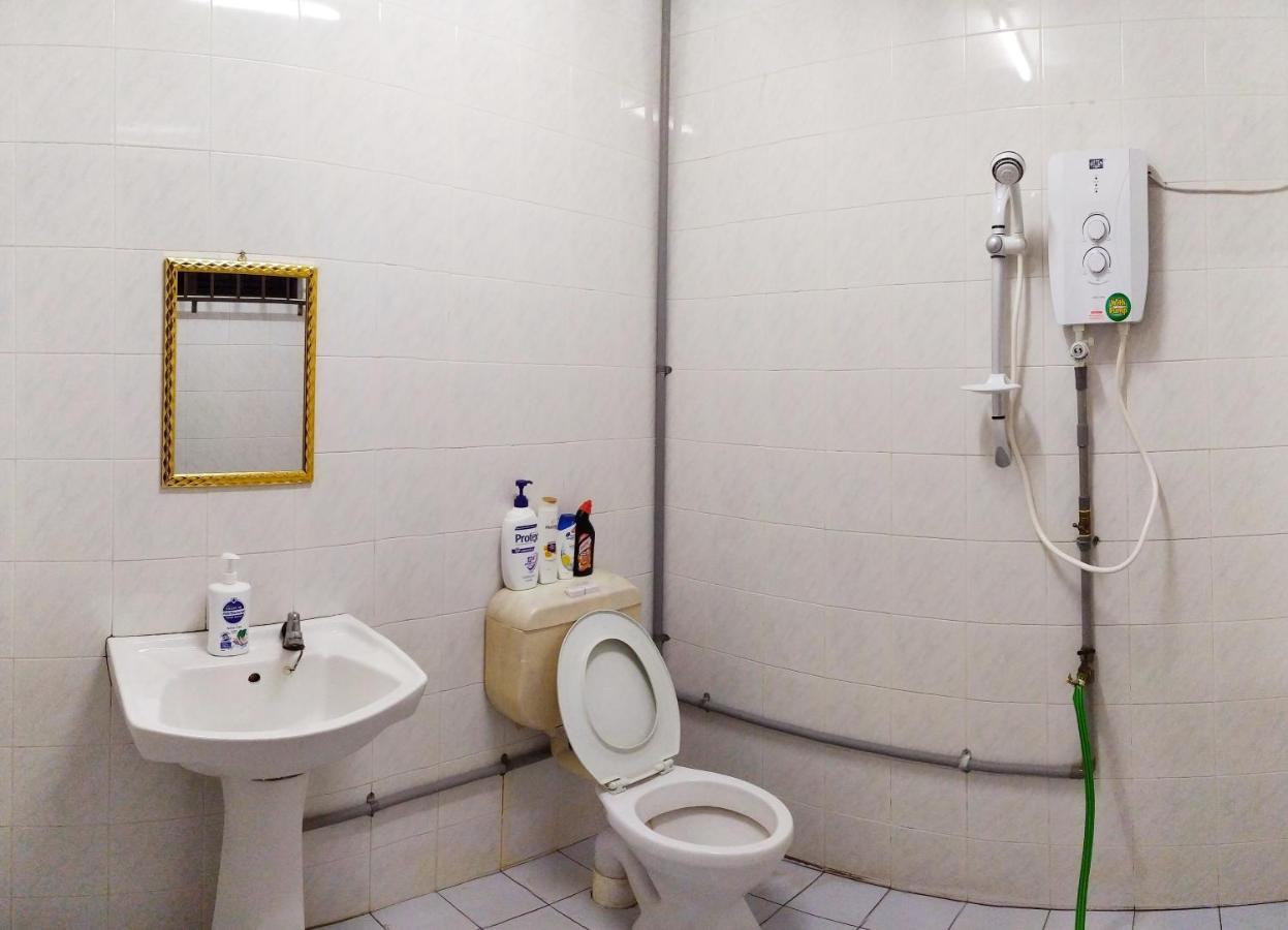 Victoria Homestay Sibu - Next To Shopping Complex & Large Car Park Area With Autogate מראה חיצוני תמונה